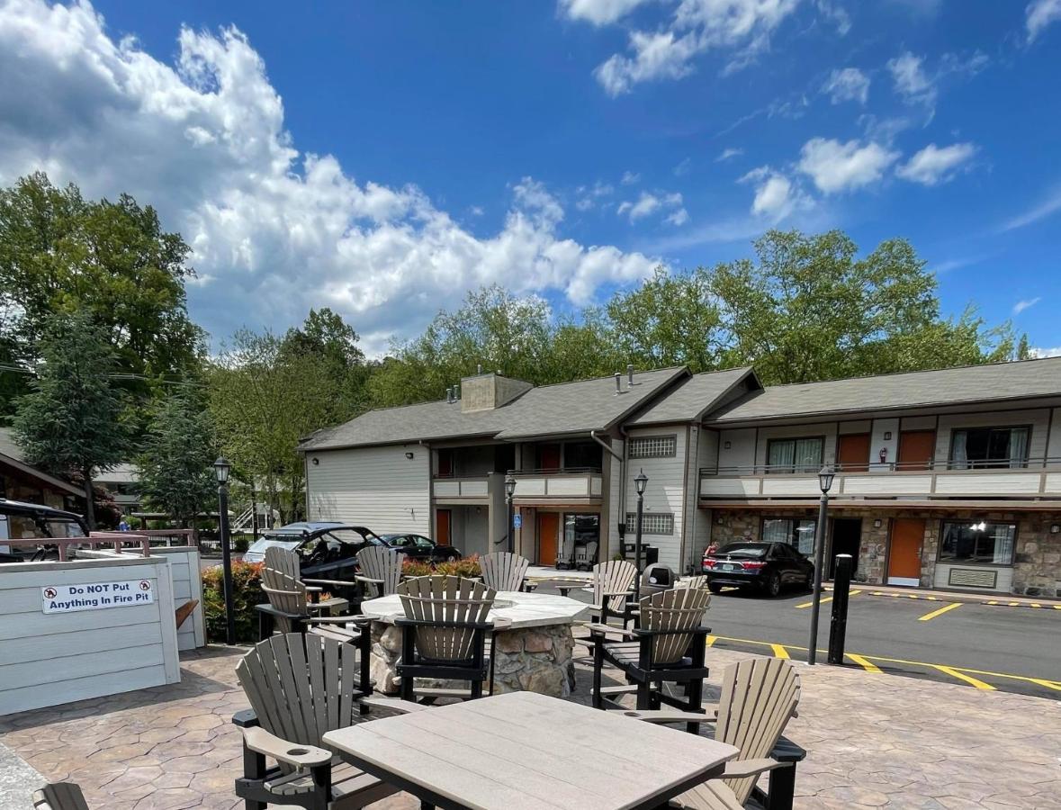 Howard Johnson By Wyndham Downtown Gatlinburg Dış mekan fotoğraf